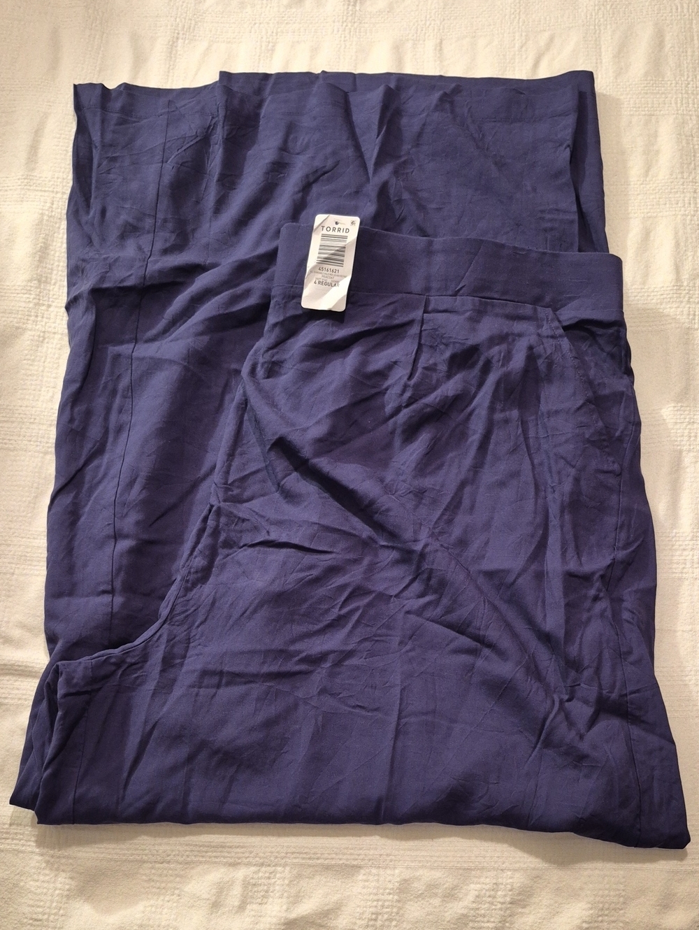 Torrid women's size 4 4X navy blue wide leg pull on Challis pants pants, NEW